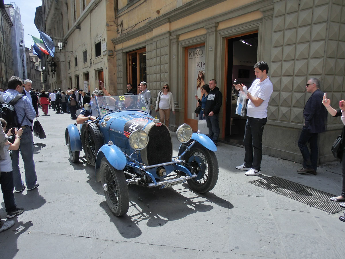 Mille Miglia 19Maggio2012-CIMG5554Centro Siena