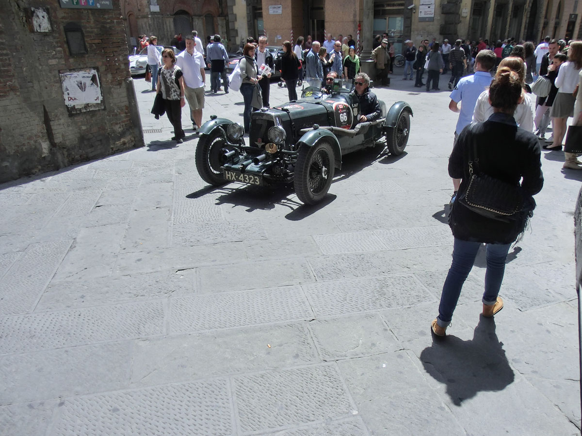 Mille Miglia 19Maggio2012-CIMG5589Centro Siena