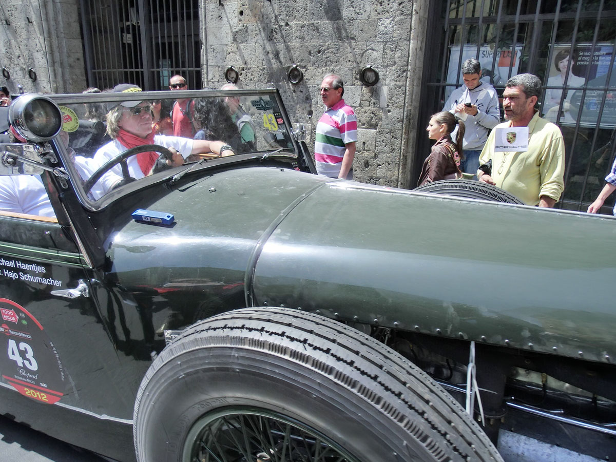 Mille Miglia 19Maggio2012-CIMG5593Centro Siena