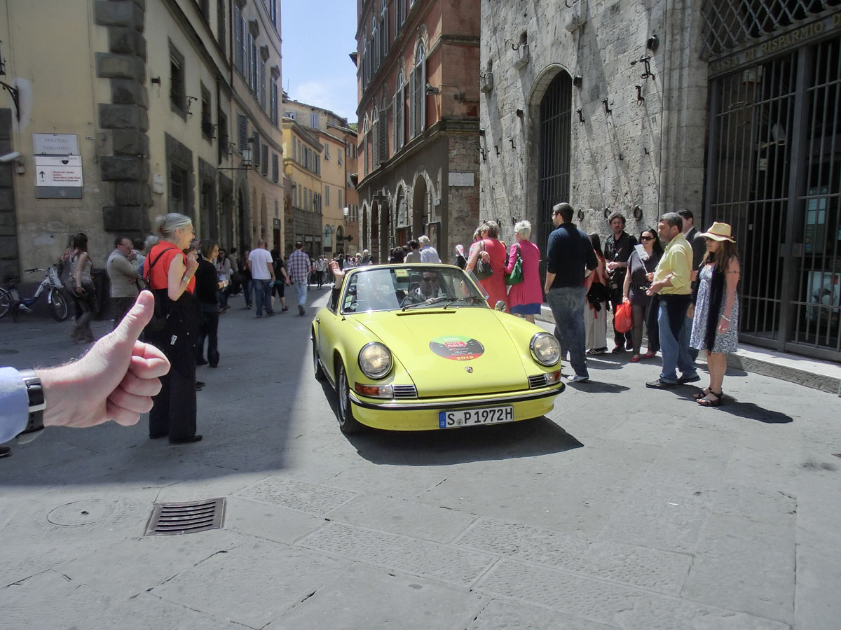 Mille Miglia 19Maggio2012-CIMG5594Centro Siena