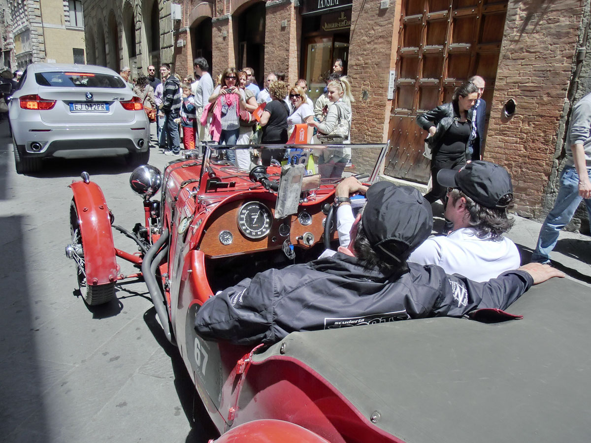 Mille Miglia 19Maggio2012-CIMG5609Centro Siena