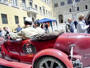 Mille Miglia 19Maggio2012-CIMG5559Centro Siena