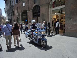 Mille Miglia 19Maggio2012-CIMG5579Centro Siena