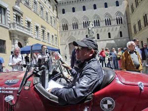 Mille Miglia 19Maggio2012-CIMG5620Centro Siena