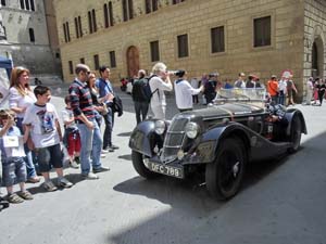 Mille Miglia 19Maggio2012-CIMG5631Centro Siena