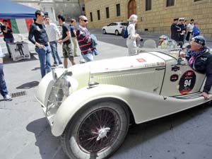 Mille Miglia 19Maggio2012-CIMG5640Centro Siena